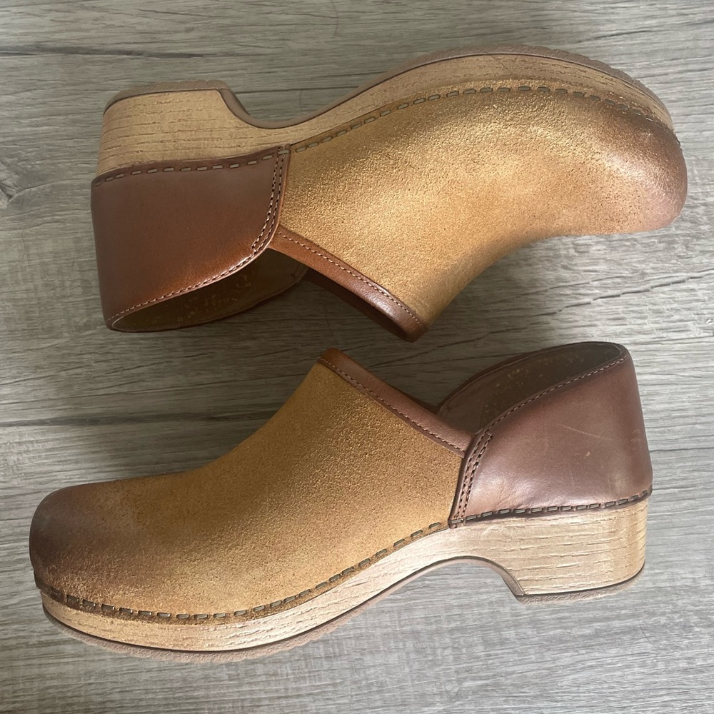 Woman’s Dansko Clogs - LIKE NEW - Brenna Tan Burnished Suede - Size 36